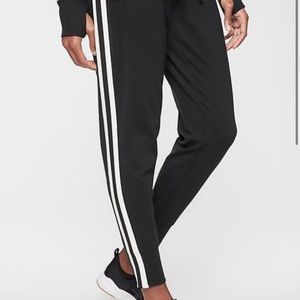 Athleta Metro Track Jogger XS